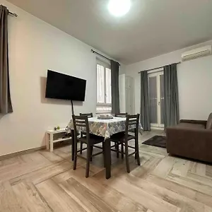  Apartament Family Flat Near Metro A